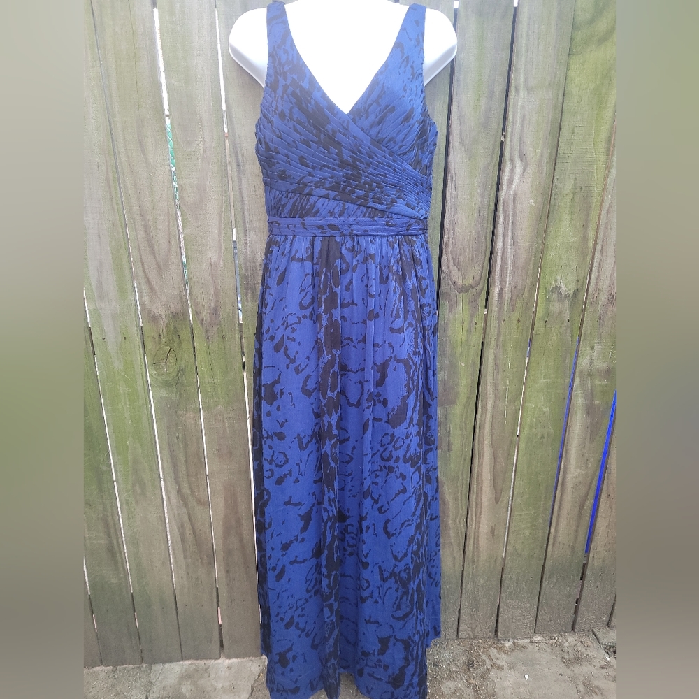 Heiley Adrienne Papell Navy and black evening gown